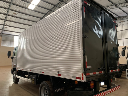 Imagem 8 de 9 de Ford Cargo 1119 Baú 2015