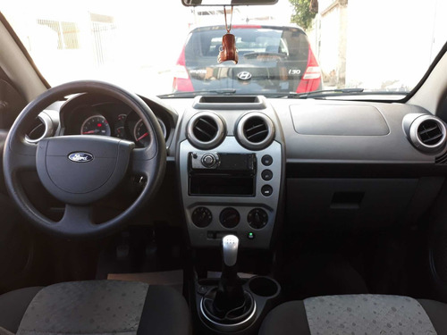 Imagem 2 de 4 de Ford Fiesta 1.6