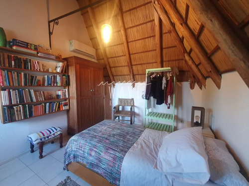 Venta De Casa De 3 Dormitorios, 3 Baños + Casa De Huéspedes En Pinares, Playa Mansa, Punta Del Este.
