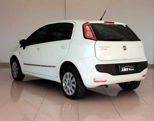 Imagem 3 de 10 de Fiat Punto Attractive 2013