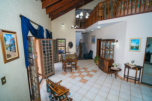 Vendo Belíssima E Encantadora Chácara!!! Com Duas Casas, Com Dois Salões De Festa E Muito Mais, Confira A Descrição Abaixo.
