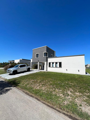 Casa A Estrenar En Venta En Horizontes Al Sur, En Canning