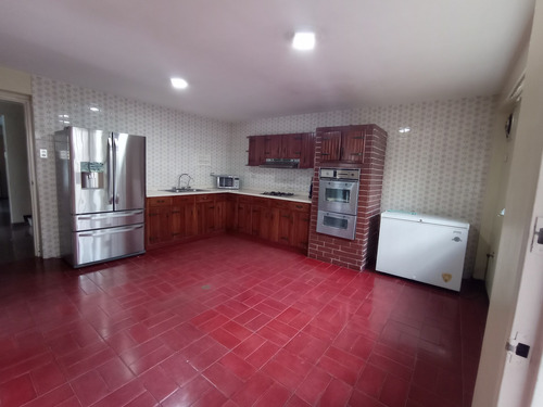 Imagen 9 de 30 de Se Vende Casa 550m2 4h+s/4b/4p Lomas De Chuao 4644