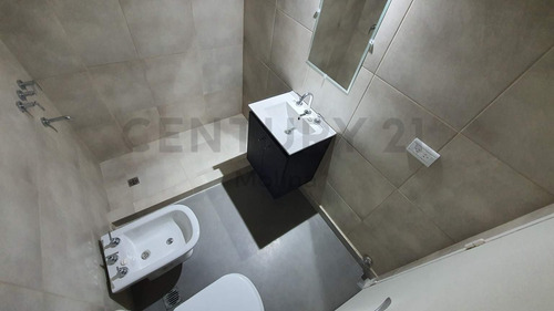 Venta Ph-pb-2 Ambientes- Con Patio-55 M2-colegiales-distr Audiovisual: