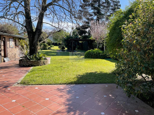 Venta Casa Con Gran Terreno En Carrasco