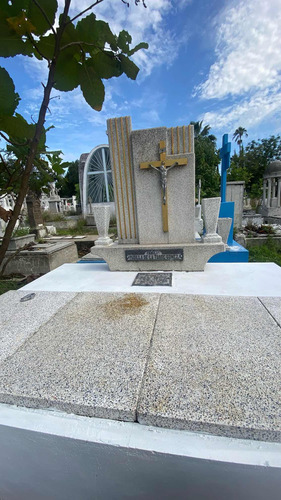Tumba De 14 Gavetas Panteón De Mezquitán