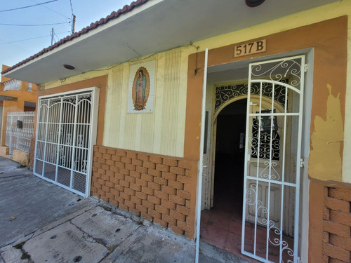 Casa Amplia Con Techos Altos A 2 Cuadras De La Iglesia De San Cristobal
