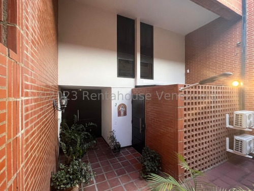 Town House En Venta La Trinidad Fresco Clima De Montaña, Amplio, Confortable,seguro 24-16867gm