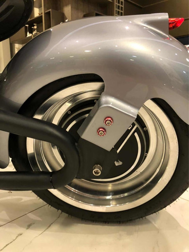 Imagem 7 de 10 de Moto Elétrica