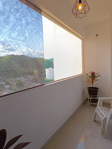 Elena Hidalgo Vende Apartamento En La Urbanización El Parral Residencia Royal Palace Posee Hermosa Vista, Fácil Acceso A La Autopista, Cercano A Centros Comerciales (solo Clientes)