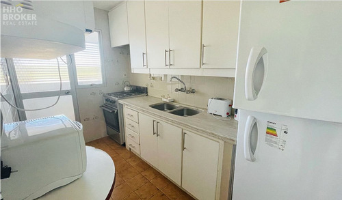 Imagen 10 de 30 de Oportunidad En Venta. Edificio Fragata. Punta Del Este. Playa Mansa. Frente Al Mar. - Punta Del Este Mansa