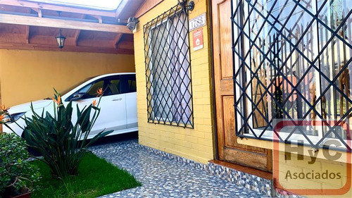 Casa En Venta De 2 Dorm A Pasos De Plaza Puente Alto