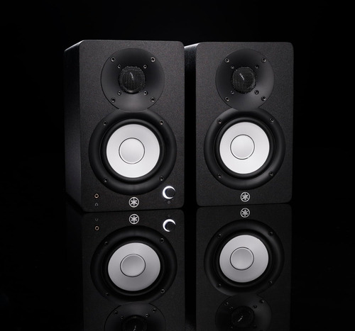 Monitor De Estudio Yamaha Hs4 Powered En Negro, Par (hs4 B).