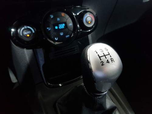 Imagem 10 de 15 de Fiesta 1.6 Titanium Hatch 16v Flex 4p Manual