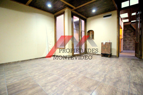 Casa En Venta 3 Dormitorios Con Renta Y Local Comercial -cordón: