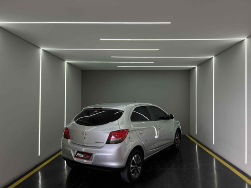 Chevrolet Onix 1.4 MPFI LTZ 8V FLEX 4P AUTOMÁTICO