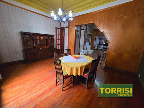 Venta - 5 Amb Ph C/patio Y Cochera/local - Campichuelo 300