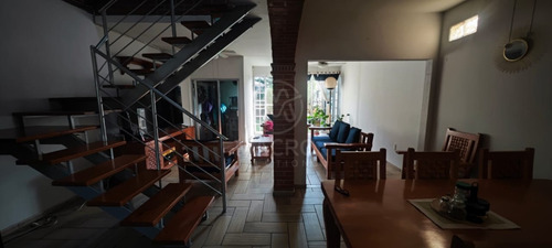 Casa En Venta En Fraccionamiento Coahuixtla De Dos Niveles Con Jardin
