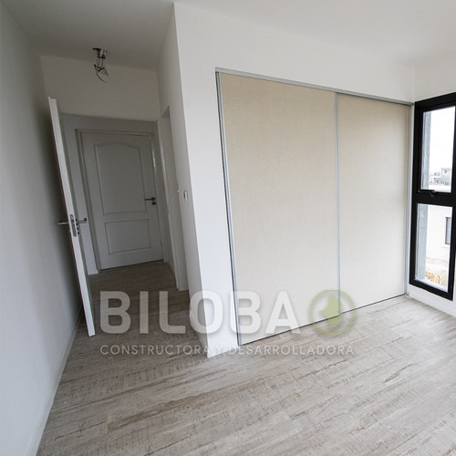 Casa En Venta Con Lote A Laguna 2 Pisos En San Sebastián Apto Credito - Pilar- Barrio Privado