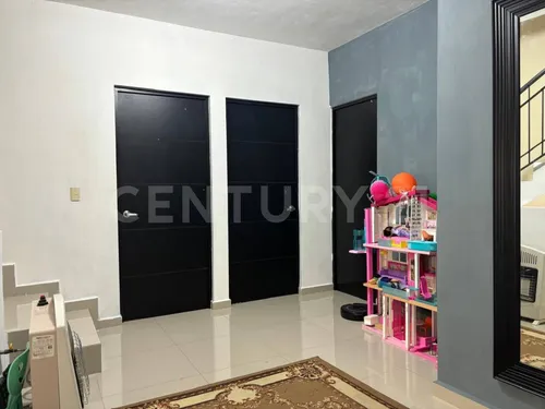 Casa En Venta En Fracc. Los Castaños Apodaca