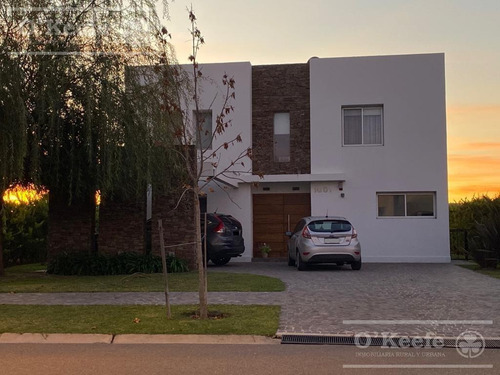 Imagen 2 de 30 de Casa En Venta En Nuevo Quilmes De 5 Ambientes Minimalista