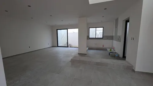 Casa En Venta En Zibatá, Club De Golf, 4 Recámaras, 3 Baños, 3 Estacionamientos