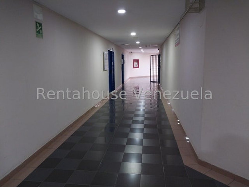 Ofrezco En Ventas, Excelente Espacio Que Puede Ser Utilizado Para Cosultorio, Oficina O Local Comercial. A.r.