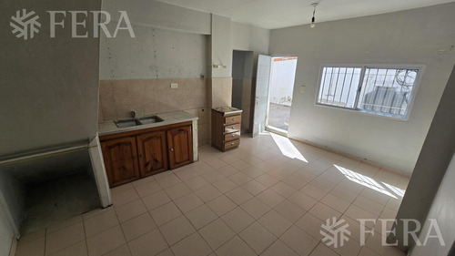 Venta De Ph De 2 Ambientes Con Patio En Villa Dominico
