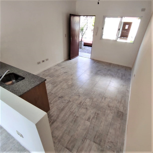 Imagen 2 de 9 de Venta/ Permuta Ramos Mejia Monoambiente Con Patio