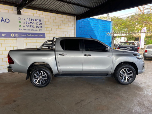 Imagem 8 de 13 de Toyota Hilux Cd Srv 2.7 Prata 2020