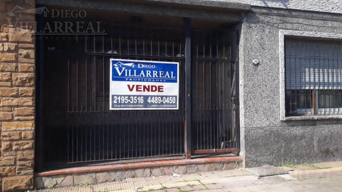 Imagen 1 de 9 de Ph - Moron - Oportunidad - 4 Ambientes - Venta - Casa - 3 Amb -