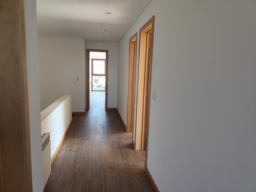 Casa En Venta - 3 Dormitorios 3 Baños - 931mts2 - Canning