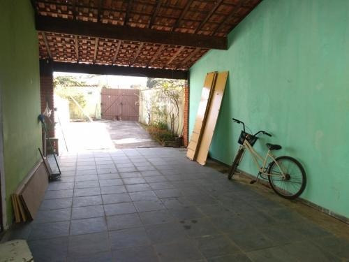 Casa Com 3 Quartos, Perto Da Praia Escriturada.