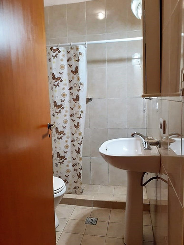 Casa En Venta En Ricardo Rojas En Muy Buen Estado.
