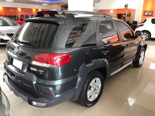 Fiat Palio 1.8 Adventure Locker Gnc 2010