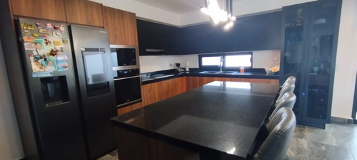 Casa En Venta En Residencial Aqua By Cumbres