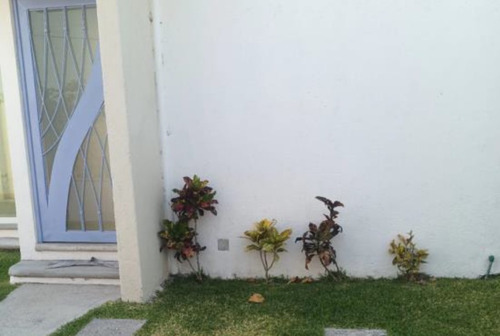 Venta De Casa Nueva, Conjunto Jacarandas En Oaxtepec Cocoyoc, Oaxtepec A 5 Min De Av Nacional, A 5 Min De Carretera Cocoyoc. Jmjc89