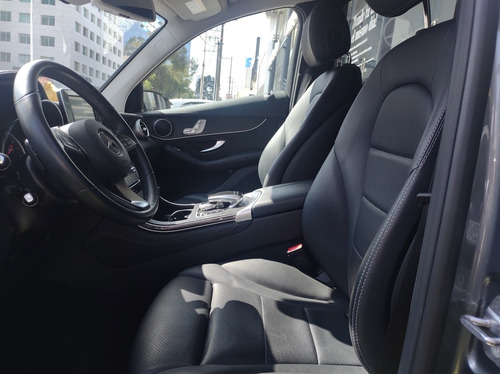 Imagen 9 de 15 de Mercedes-benz Clase Glc 300 Sport Gris 2019