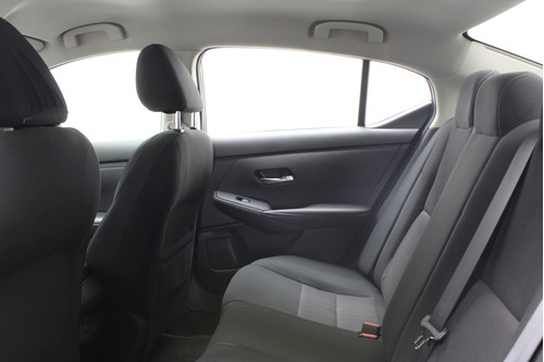 Nissan Sentra 2.0 Advance Mt