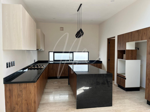 Casa En Venta En Cancun, Lagos Del Sol