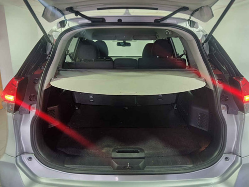 Imagen 8 de 11 de Nissan X Trail 2018 5p Sense 2 L4/2.5 Aut