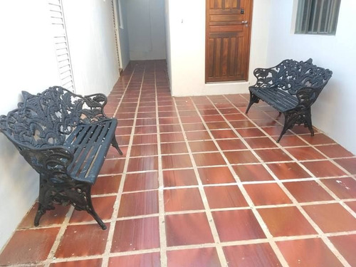 Imagem 10 de 11 de Kitnet Com 1 Dormitório Para Alugar, 25 M² Por R$ 850,00/mês - Centro - Ponta Grossa/pr - Kn0022