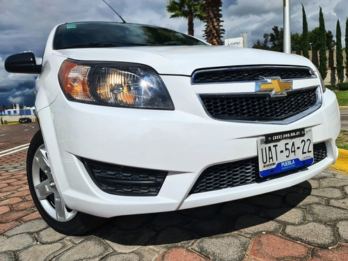Imagen 3 de 15 de Chevrolet Aveo 2017 1.6 Lt Mt