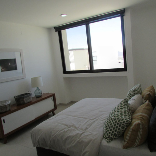 Estrena Casa En Zibata, 3 Recamaras Jardín, Sala Tv, Terraza Techada, Alberca.