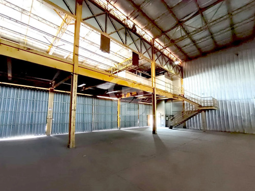 Amplia Bodega De 2 Pisos Acceso Directo A Panamericana