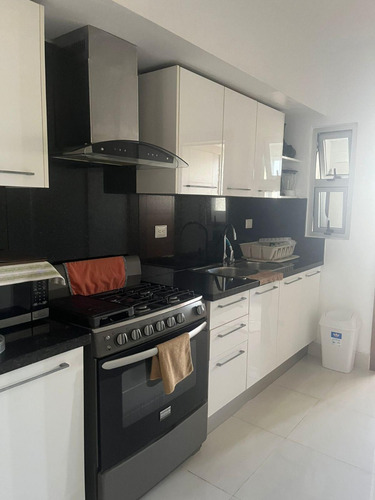 For Rent Amueblado De 2 Habitaciones Y 2 Parqueos Piso 9, Piscina, Gym, Terraza, Lobby De Lujo