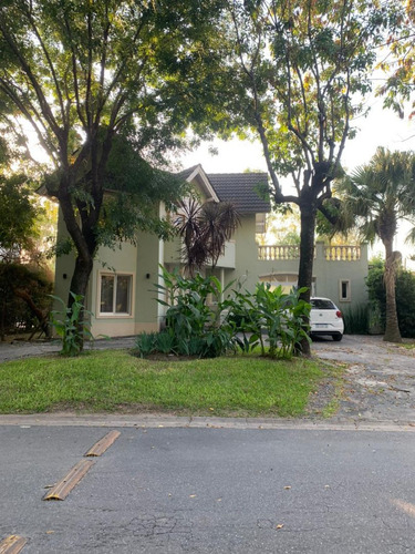 Casa En Alquiler En Moreno