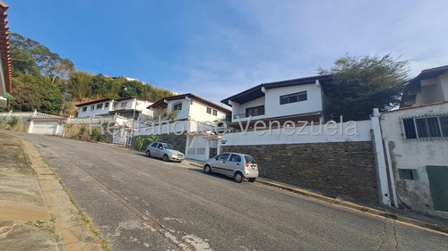 Linda ,comoda Y Funcional Casa En Venta Ubicada En Naranjos Del Cafetal 24-18040