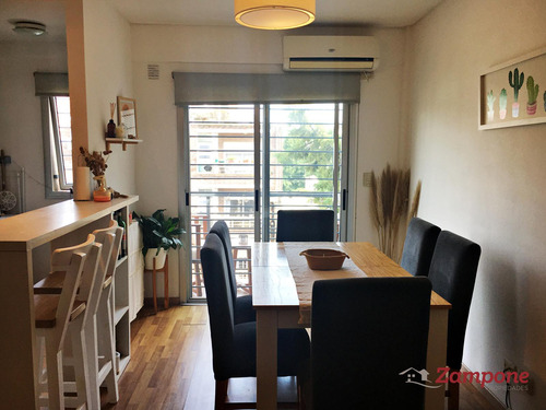 Venta Departamento De 2 Ambientes En Zona Residencial De  San Isidro