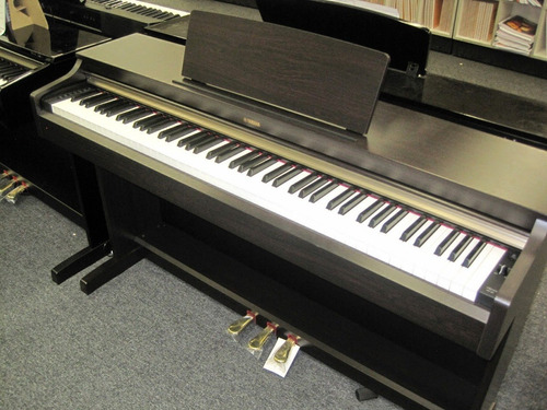 Piano Digital Yamaha Clavinova Arius Ydp-164 Rosewood